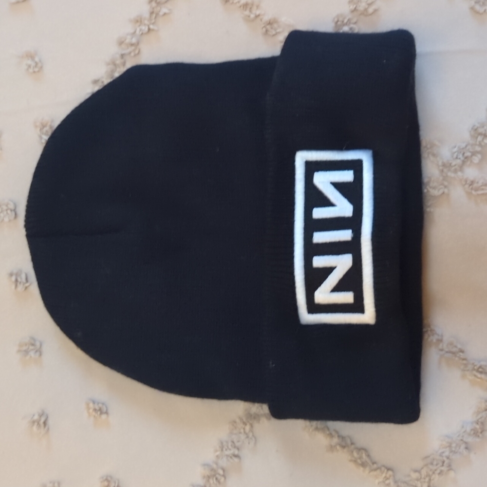 Nin Beanie - image 1